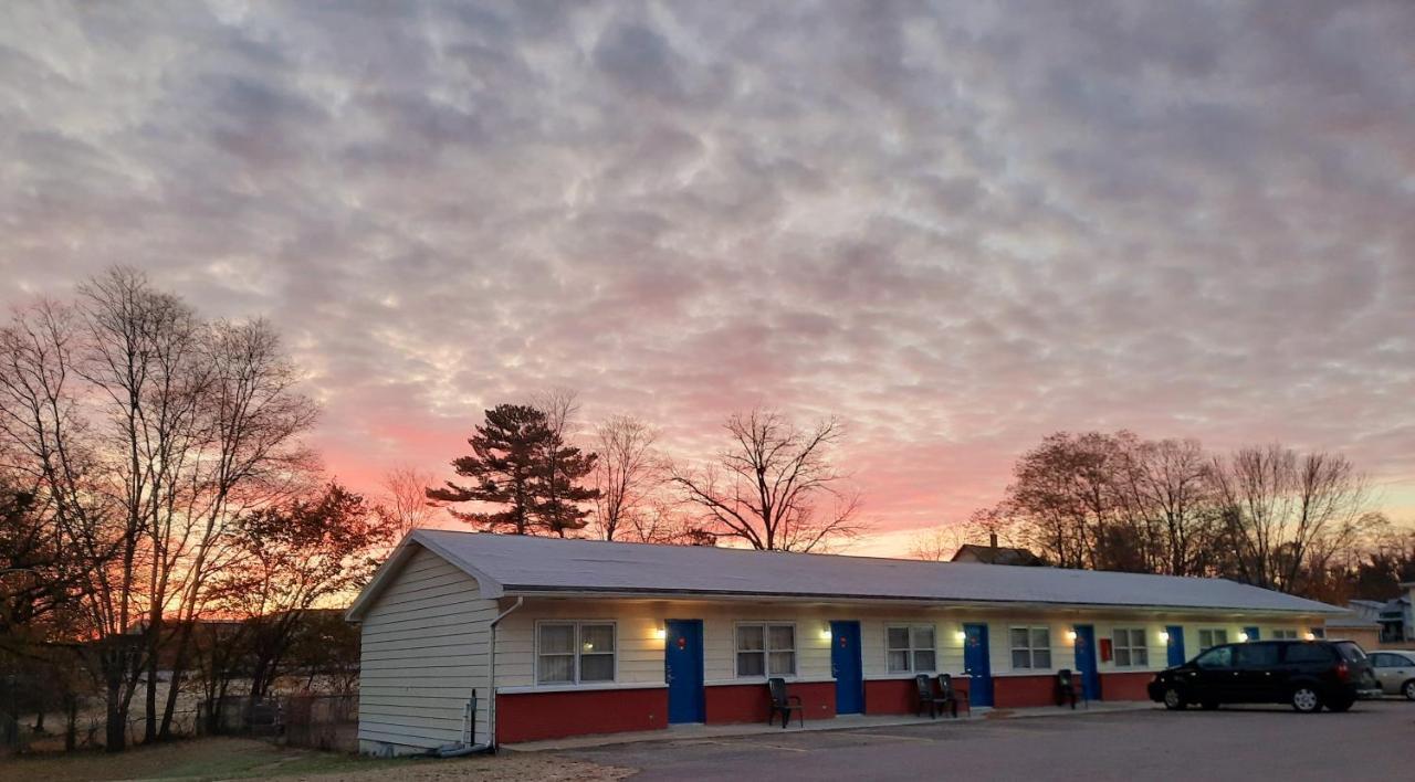 Motel Reedsburg エクステリア 写真